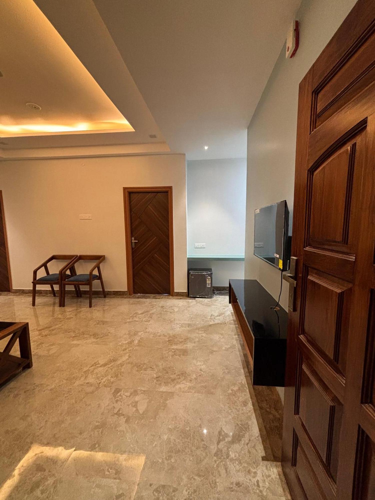 Srirangam Nandavanam Service Apartments Tiruchirappalli Экстерьер фото